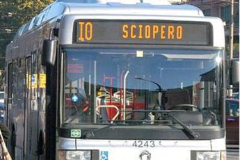 Sciopero 29 novembre, stop per trasporti, scuola e sanità. Treni garantiti