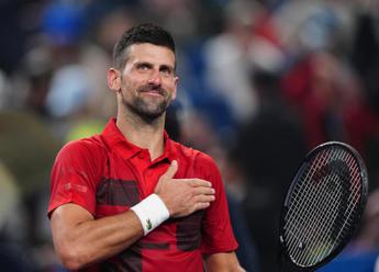 Djokovic batte Fritz e raggiunge Sinner in finale a Shanghai