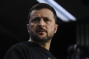 Zelensky contro Usa, Nato e alleati. Russia esulta: “Ha perso legittimità”