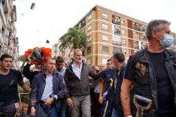 Alluvione in Spagna, “assassino”: re Felipe contestato a Valencia – Video