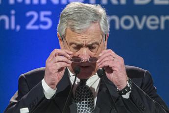 Canone Rai, Tajani: “Coalizione solida, nessuno scontro politico”