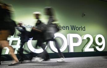 Cop 29, approvato accordo: 300 miliardi di dollari all’anno per i Paesi poveri