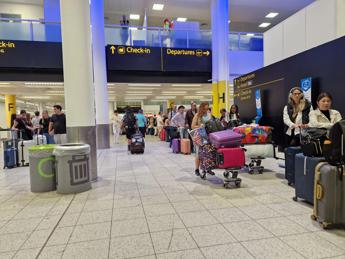 Londra, evacuato terminal aeroporto Gatwick per “incidente di sicurezza”