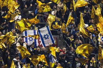 Maccabi-Ajax, Netanyahu invia aerei in soccorso dei tifosi israeliani