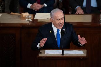 Mandato d’arresto, ira Netanyahu: “Giudici antisemiti, decisione assurda”