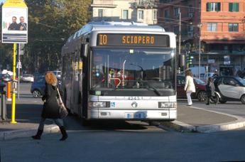 Sciopero 29 novembre, Cgil e Uil confermano stop 8 ore. Salvini convoca sindacati